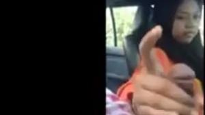 Bokep ABG Berjilbab Kocokin Penis