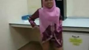 Gamis Ungu Binal di Ewe Temen Kerja